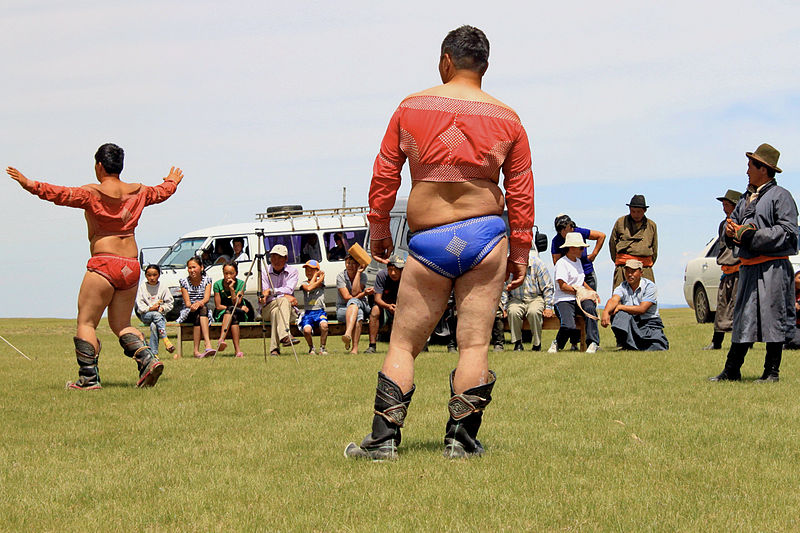 File:Mongolskie zapasy na lokalnym festiwalu Naadam (32).jpg