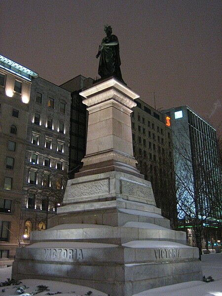 File:Montréal - Square-Victoria, Victoria, 18-38 - 20050308.jpg