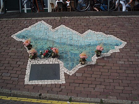 Monument Cafébrand Volendam