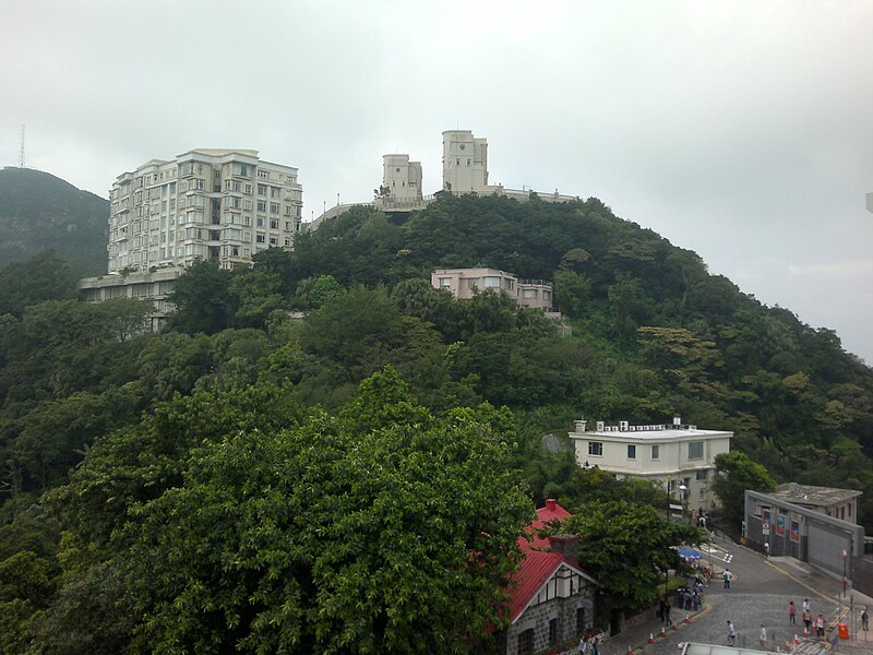 File:Mount Austin near Victoria Gap.jpg