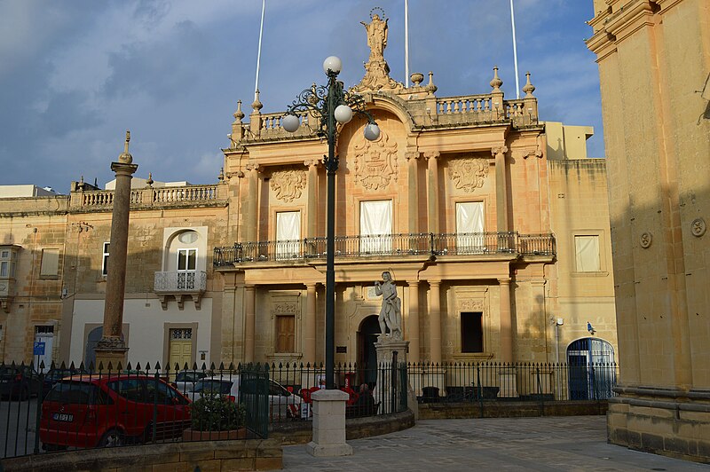 File:Mqabba monuments 19.jpg