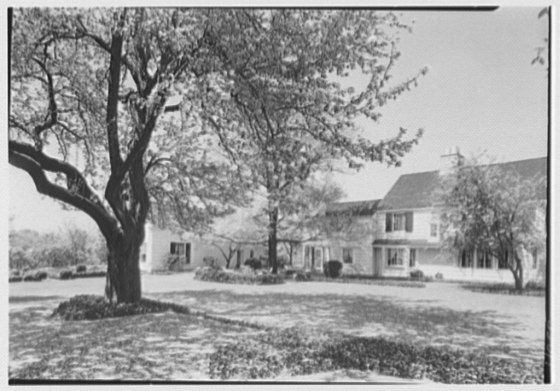 File:Mr. and Mrs. Clarkson Potter, residence in Old Brookville, Long Island, New York. LOC gsc.5a15841.tif