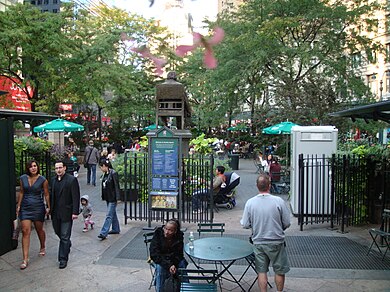 Greeley Square Naked Pictures of Bea Arthur 0124.jpg
