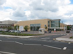 Newham University Hospital- main entrance (Geograph 1861636).jpg