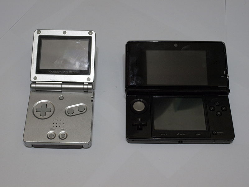 File:Nintendo 3DS and Game Boy Advance SP.jpg