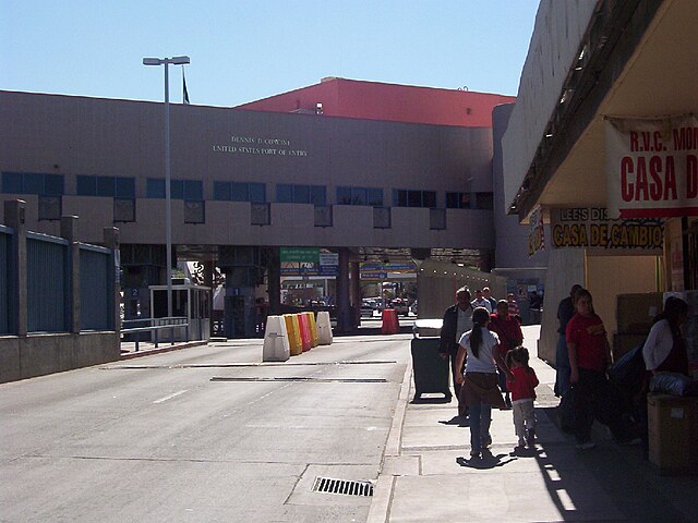 Grand Avenue border gate in Nogales. Southern terminus of SR 93.