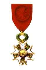 Fifth Republic officer class, decorated with a rosette.