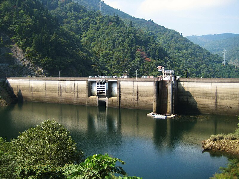 File:Oguchigawa Dam and lake right view.jpg