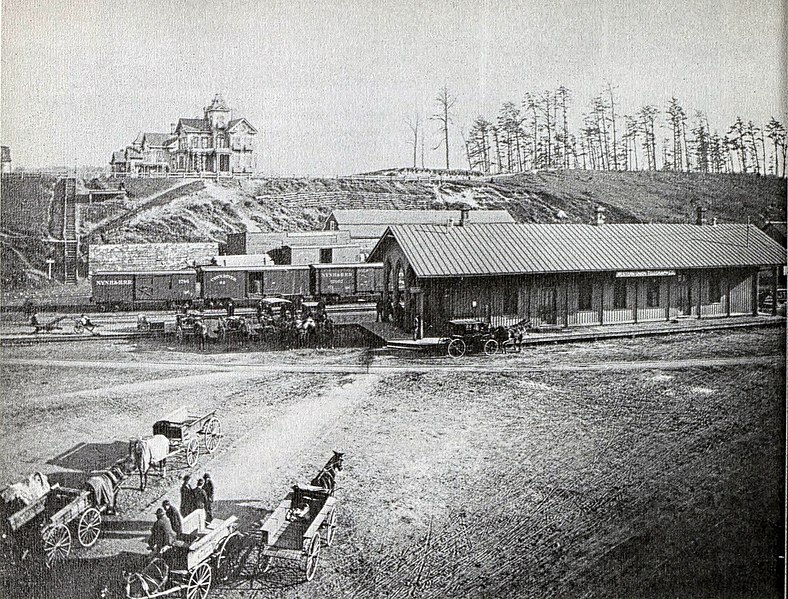 File:Old Railroad Depot, Holyoke, MA.jpg