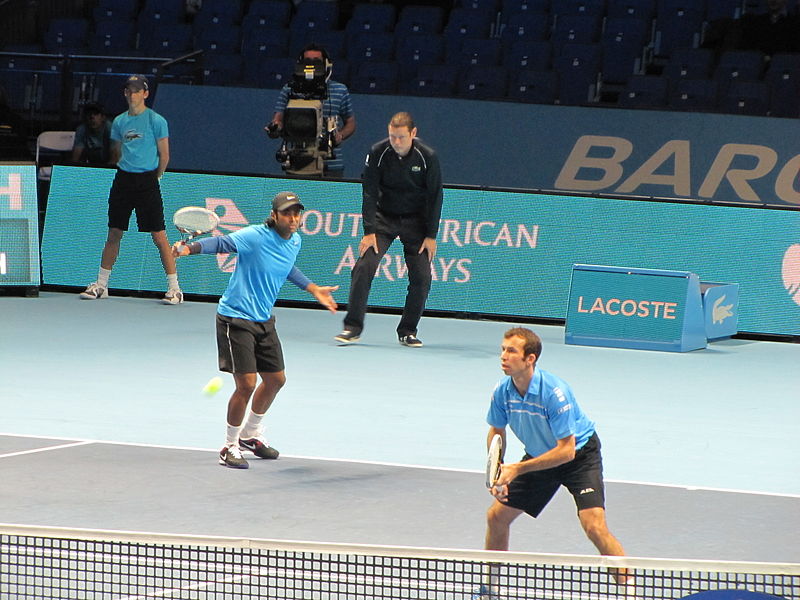 File:Paes and Stepanek.jpg