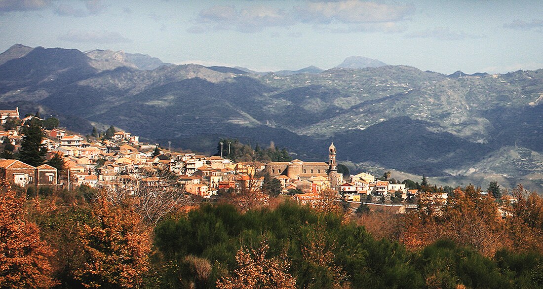 File:Panorama Sant'Alfio.jpg