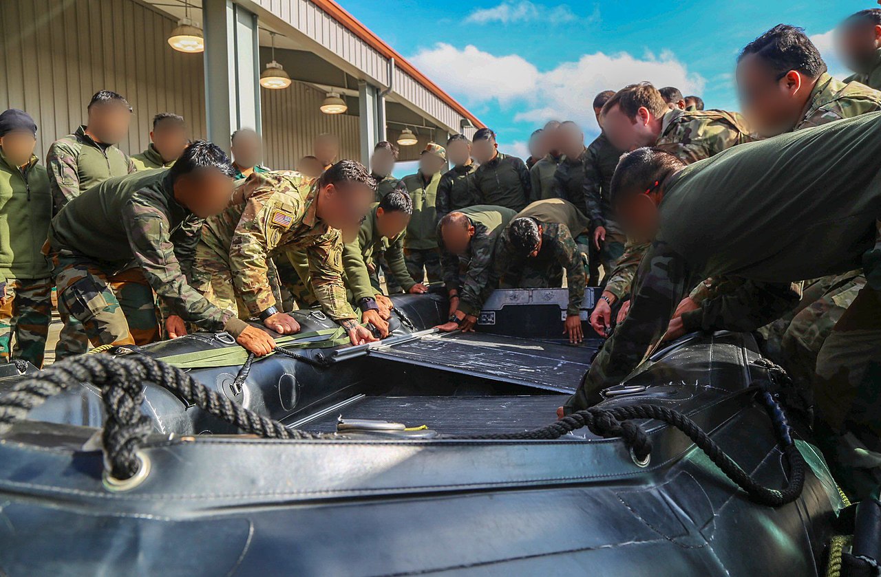 U.S. 10th Special Forces Group – Airborne Dive Teams Training