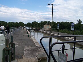 Водный мост Гетен через реку Алье