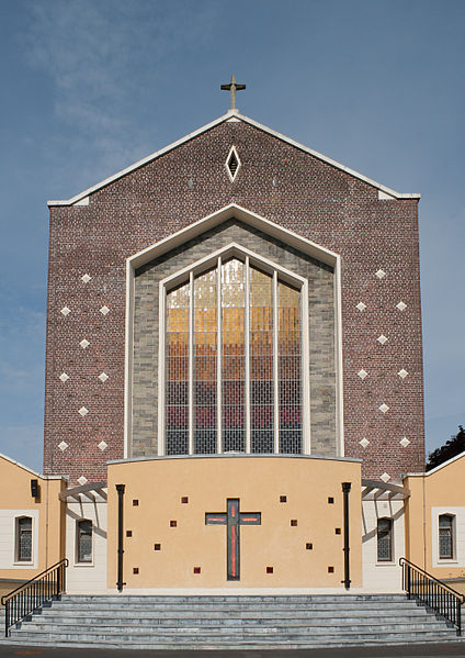 File:Portlaoise Parish Church of SS. Peter and Paul W 2010 09 01.jpg