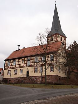 Röllbach Rathaus und Kirche.JPG