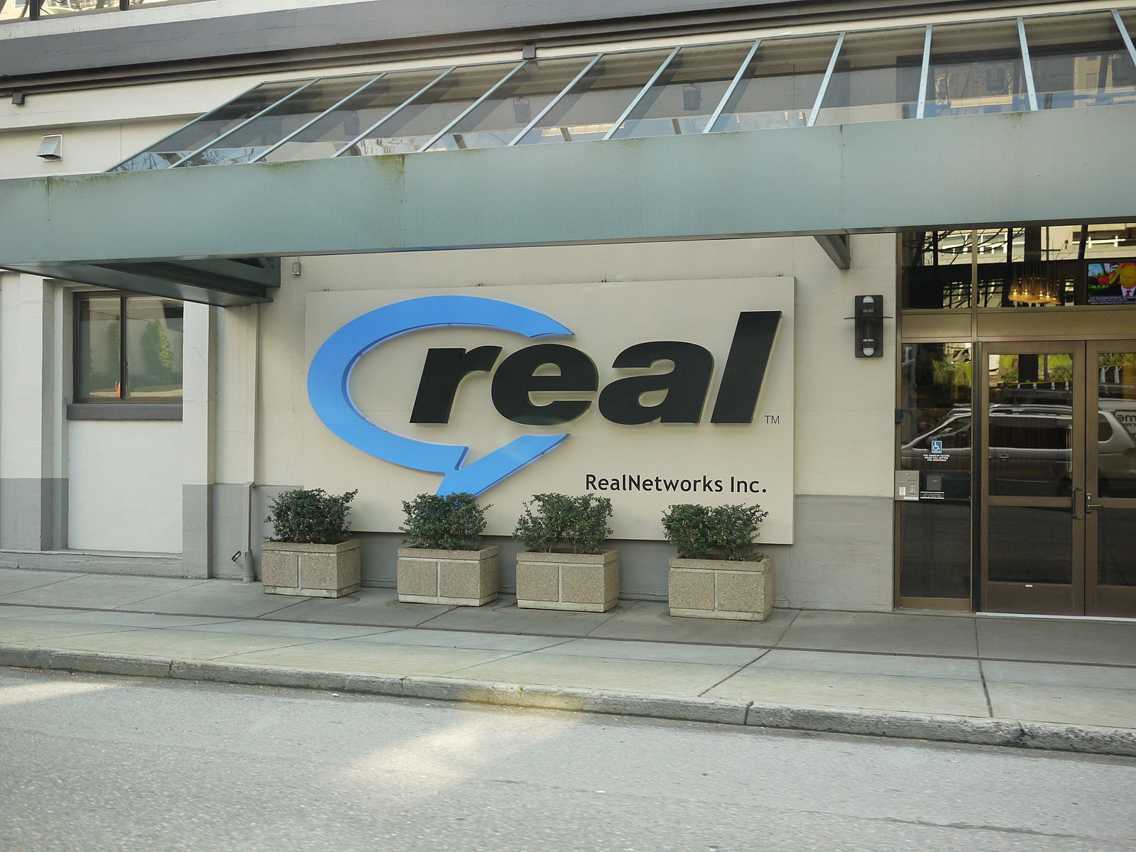 REALNETWORKS. Real Networks Player. Be real Network.