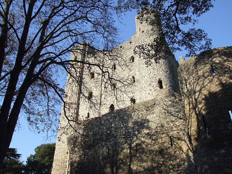 File:Rochester Castle Keep Drum Tower Southern Curtain Wall 0030.JPG