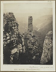 File:Rotslandschap met de Prebischkegel in de Säksische Schweiz Der ...