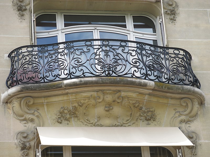 File:Rue Fabert, 38bis balcony.jpg