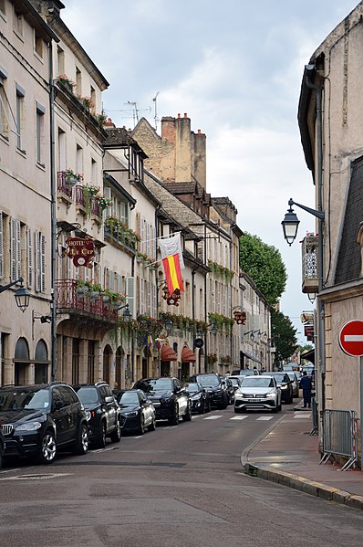 File:Rue Jean François Maufoux, Beaune.jpg