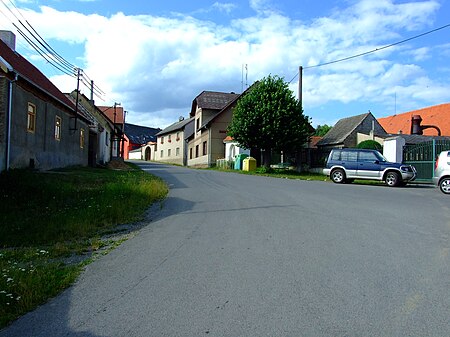 Sýkořice, křižovatka