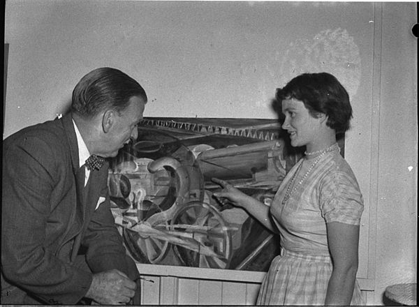 Sir William Dobell visiting an art class at the Newcastle Technical College Art School in 1956