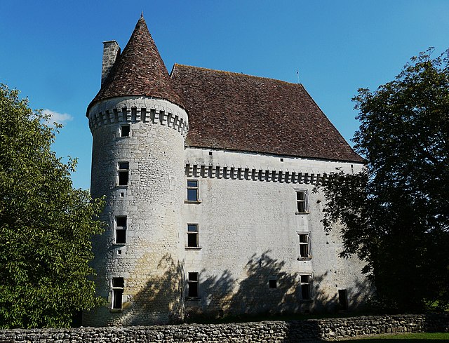 File:Saint-Laurent-des-Bâtons château Saint-Maurice (11).JPG