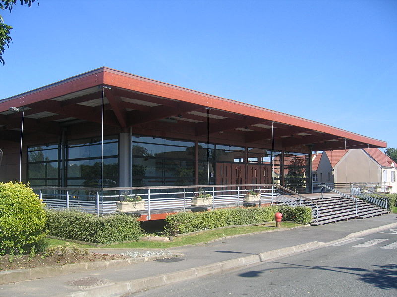 File:Salle Jacques Brel, Champs-sur-Marne, France.jpg