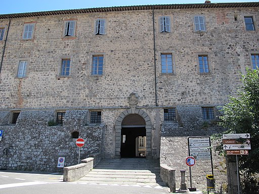 Santa Fiora, Palazzo Sforza Cesarini (Rocca Aldobrandesca), veduta del retro