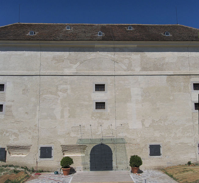 File:Schloss Neugebaeude 2011 6 stitched.jpg