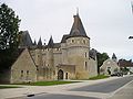 Schloss von Fougères-sur-Bièvre und Kirche Saint-Eloi