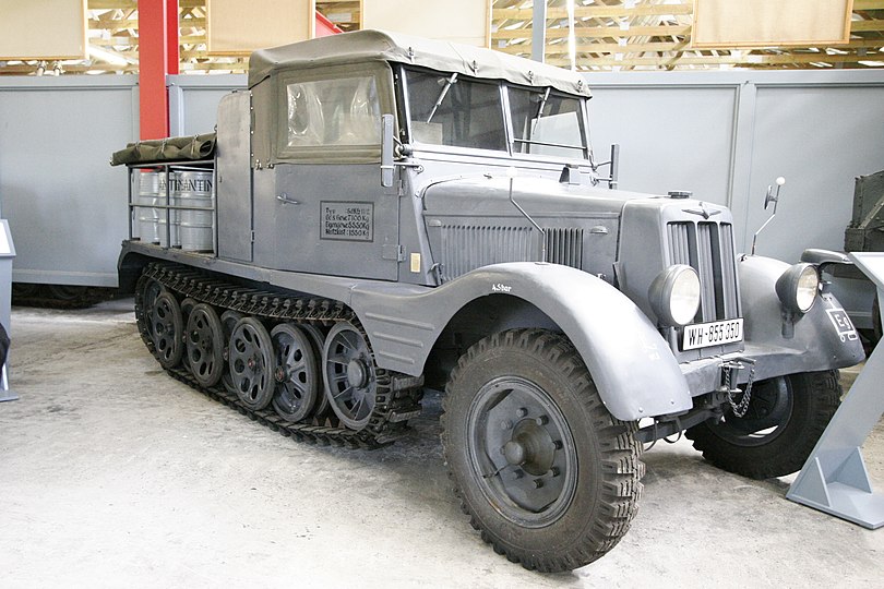 Тягачи вермахта. Полугусеничный тягач SD. KFZ. 11. Немецкий полугусеничный тягач SD KFZ. Тягач SD KFZ 11. SD.KFZ. 11.