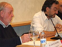 Joan de Sagarra (left) and Xavier Pla at the presentation of Maurici Serrahima's diary Del passat quan era present ("When yesterday was the present")