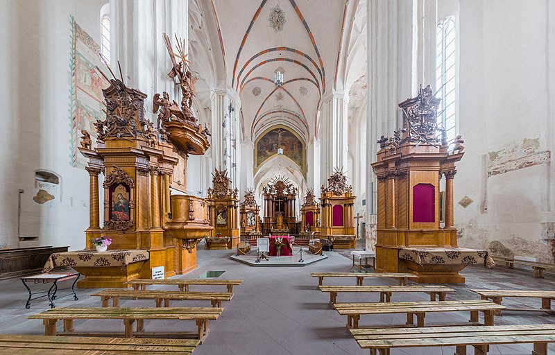 File:St Francis and Bernardine Monastery Church Interior 2, Vilnius, Lithuania - Diliff.jpg