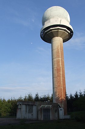 Tour radar au sommet du Télégraphe.