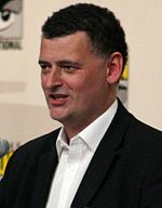 Steven Moffat, créateur de la série.