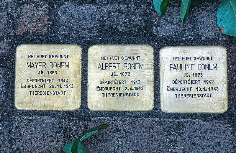 File:Stolpersteine Mondorf-les-Bains, 3 rue du Moulin 01.jpg