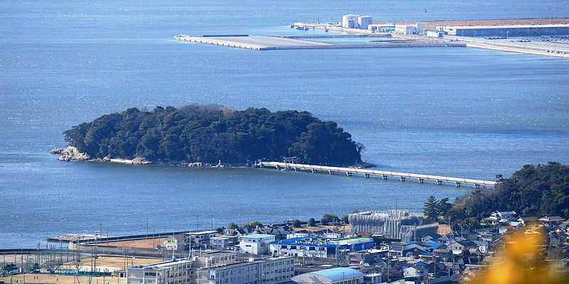 Tập tin:Take Island from Mount Togami.jpg