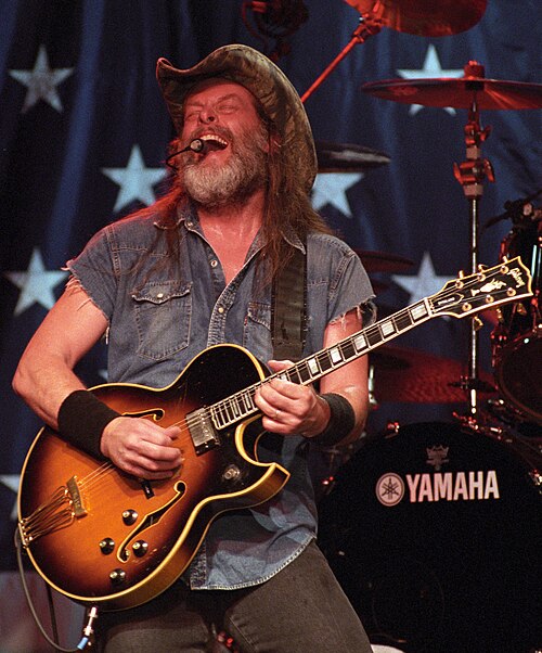 Nugent performing in 2005