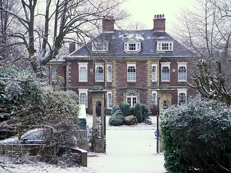 File:The Grove, Ryton - geograph.org.uk - 2223000.jpg