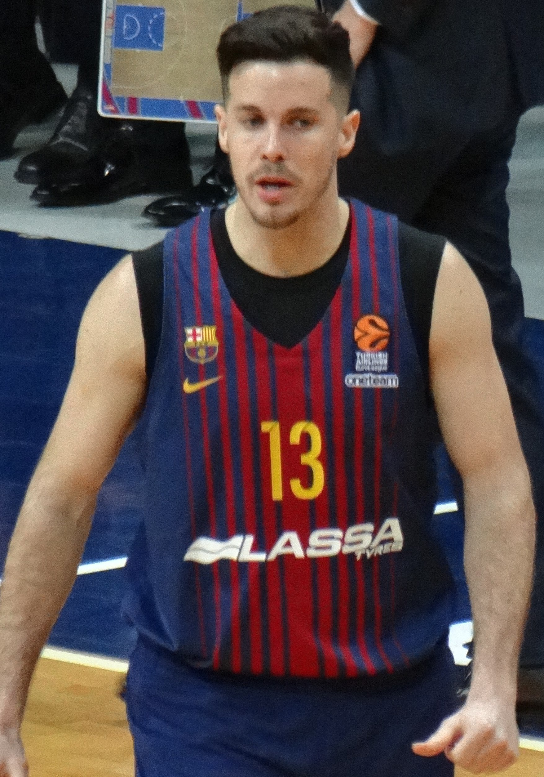 Archivo:Thomas Heurtel 13 FC Barcelona Bàsquet 20180126.jpg - Wikipedia, la enciclopedia libre