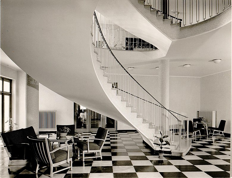 File:Tillmannhaus Bonn Foyer 1950er Foto Sachsse Archiv Studierendenwerk Bonn.jpg