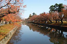 鶴ヶ岡城の堀