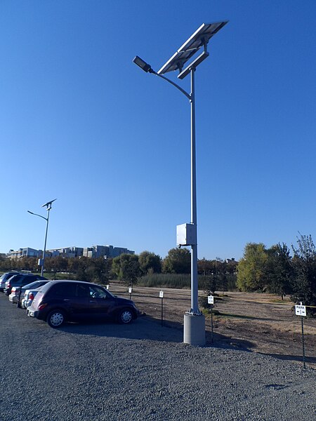 File:UC Merced CA Parking Lot Lights.JPG