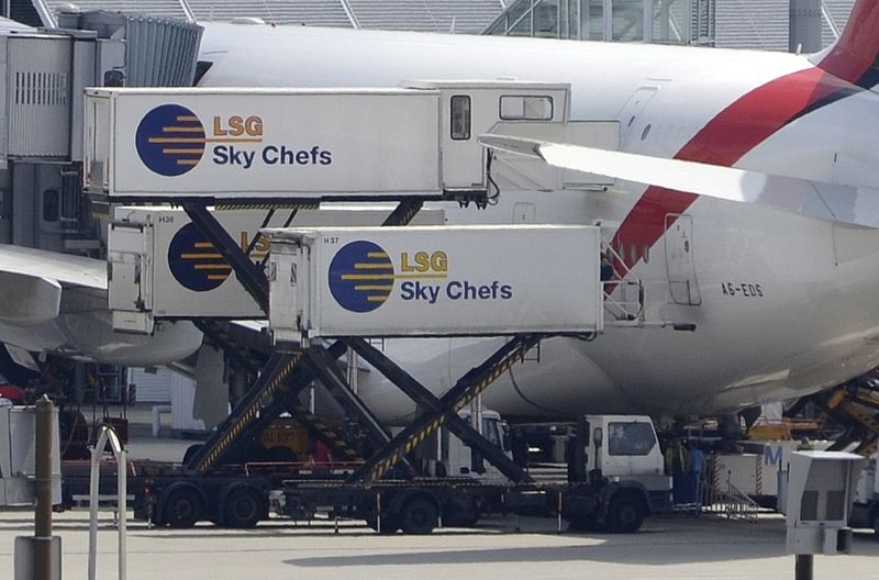 File:Unit load device at an A380.jpg