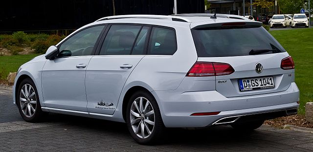 File:VW Golf Variant 1.4 TSI BlueMotion Technology Highline (VII, Facelift)  – Heckansicht, 21. April 2017, Düsseldorf.jpg - Wikipedia