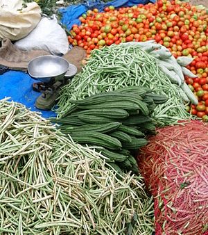 Kedai sayur di Maddur.