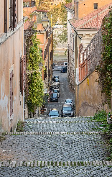 File:Via di Sant'Onofrio in Rome (2).jpg