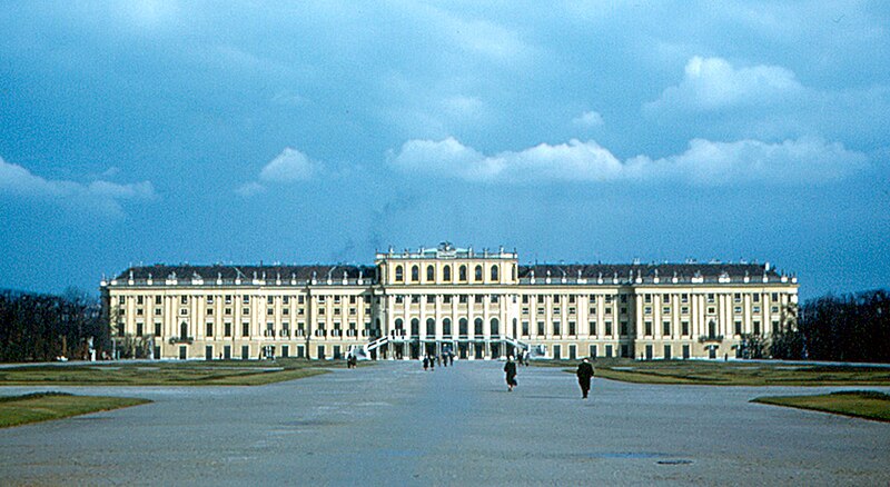 File:Vienna - Schönbrunn.jpg