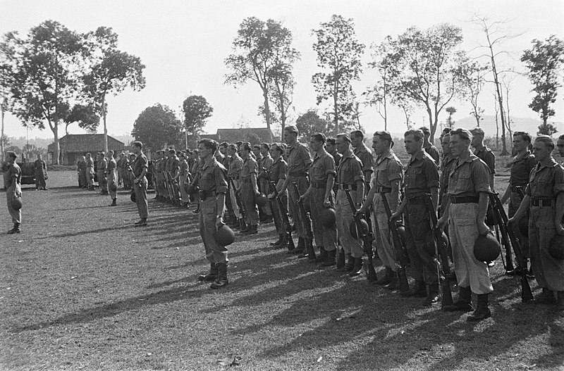 File:Viering 4-jarig bestaan Regiment Stoottroepen door 5 Bataljon Stoottroepen te Am, Bestanddeelnr 1084.jpg